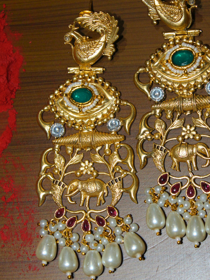 Suhavi Pearl Dangle Earring