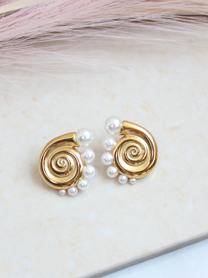 Pearl Shell-Shapded Earring