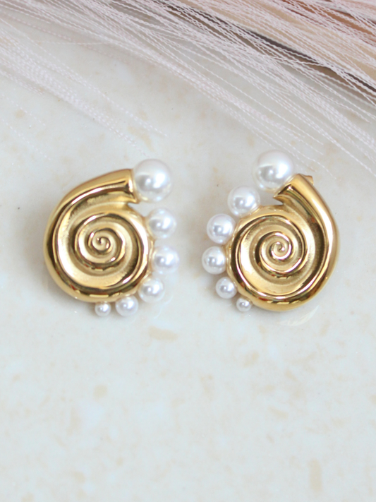 Pearl Shell-Shapded Earring