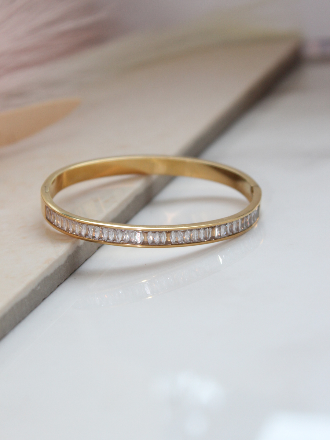 Studded 18K Gold Pleated Bangle