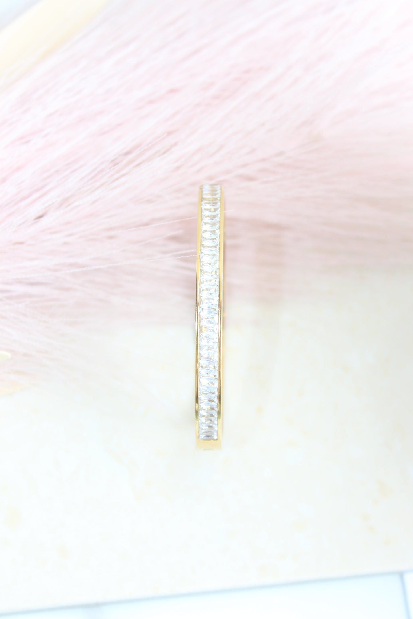 Studded 18K Gold Pleated Bangle